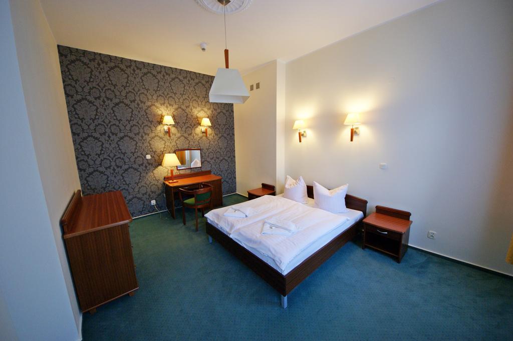 Hotel Staromiejski Slupsk Room photo