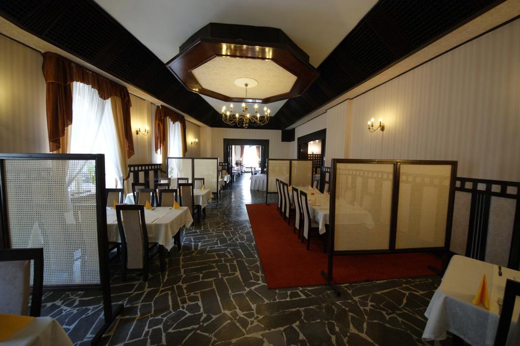 Hotel Staromiejski Slupsk Exterior photo